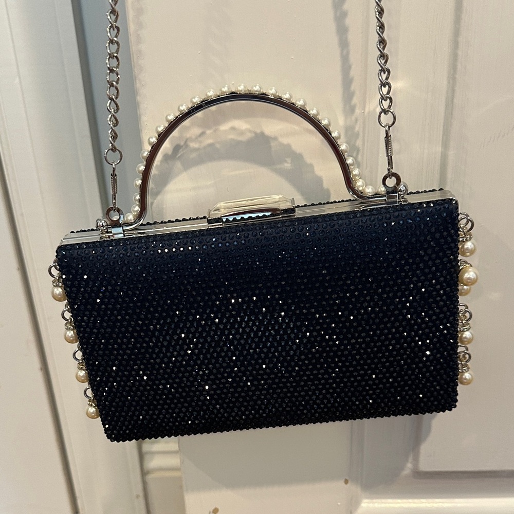 Elegant Navy Blue Beaded Clutch with Pearl Accents